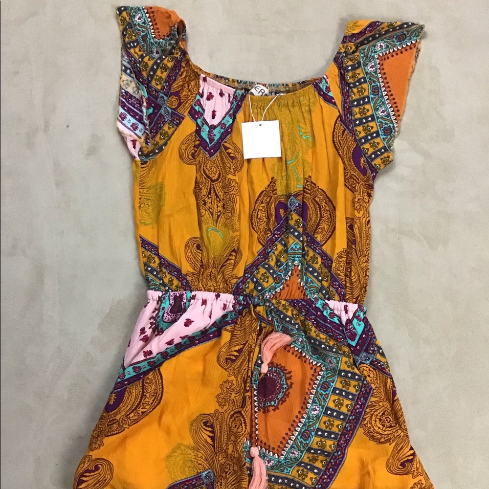 Reverse size L boho print romper shorts